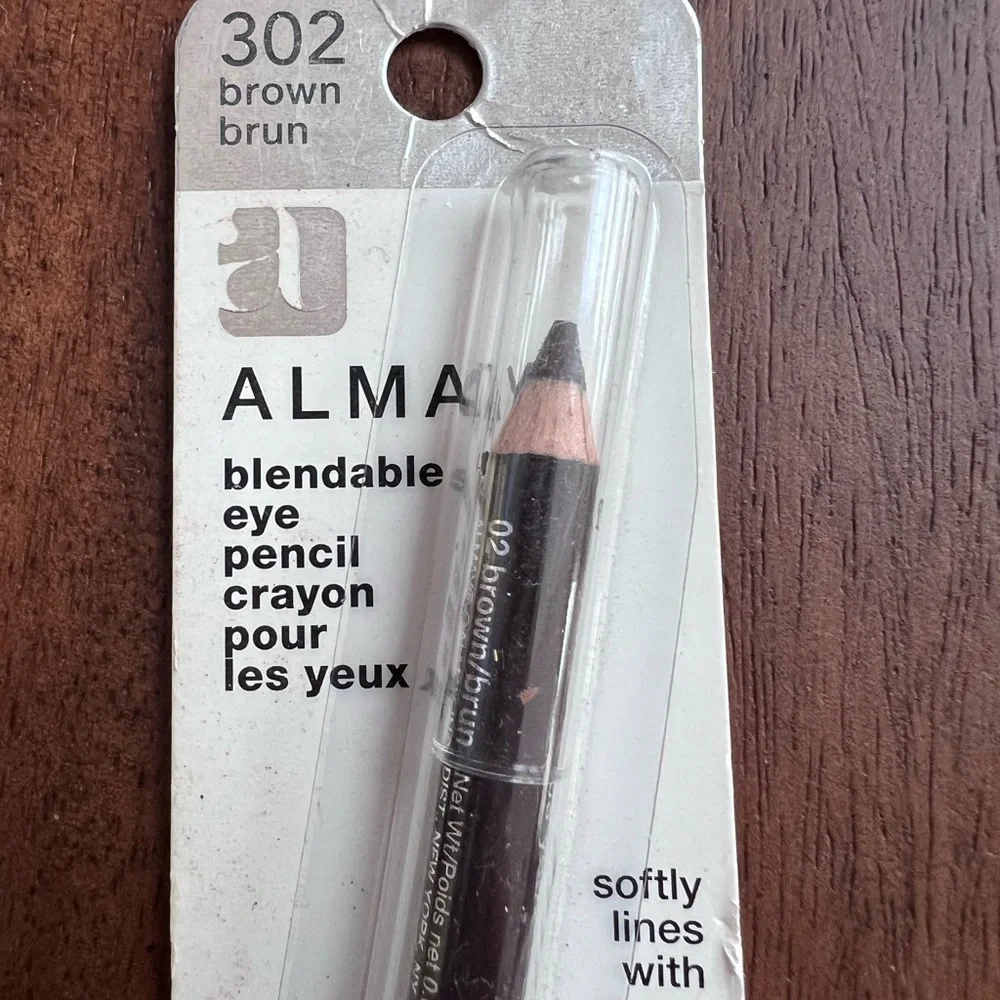 NEW Almay Blendable Eye Pencil in Brown #302